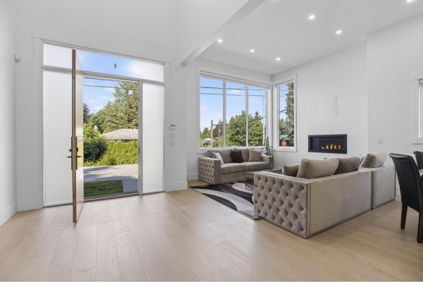 10925 Oriole Drive, Surrey, BC V3R5A4 Photo 4