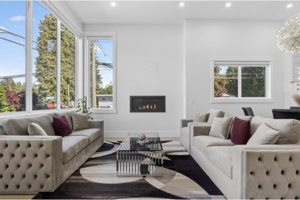 10925 Oriole Drive, Surrey, BC V3R5A4 Photo 5
