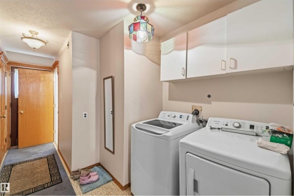Family room - 10928 41a Av Nw, Edmonton, AB T6J2T3 Photo 4