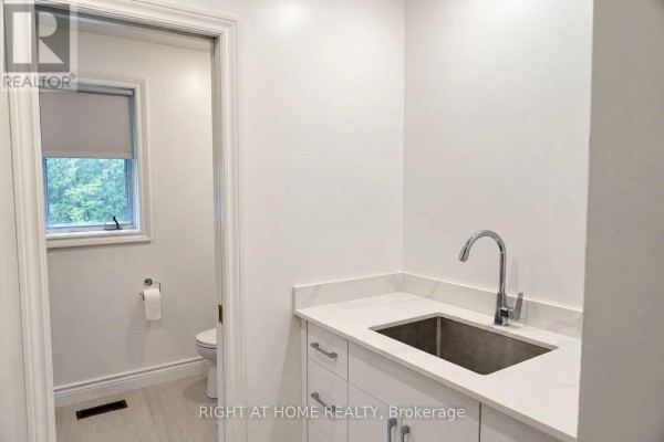 Primary Bedroom - 10934 Warden Avenue, Markham, ON L6C1N4 Photo 5