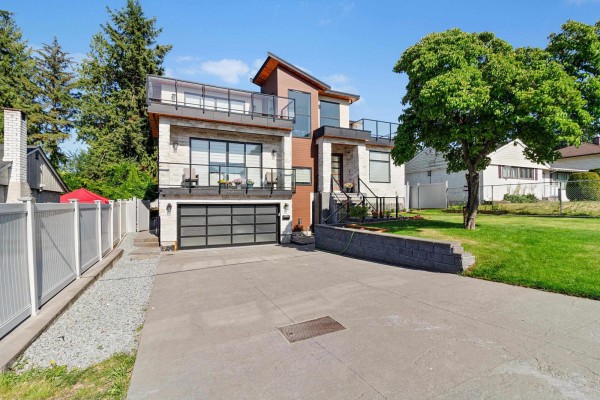 10936 128a Street, Surrey, BC V3T3G2 Photo 2