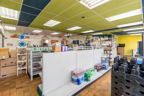1094 Notre Dame Avenue, Winnipeg, MB R3E0N7 Photo 4
