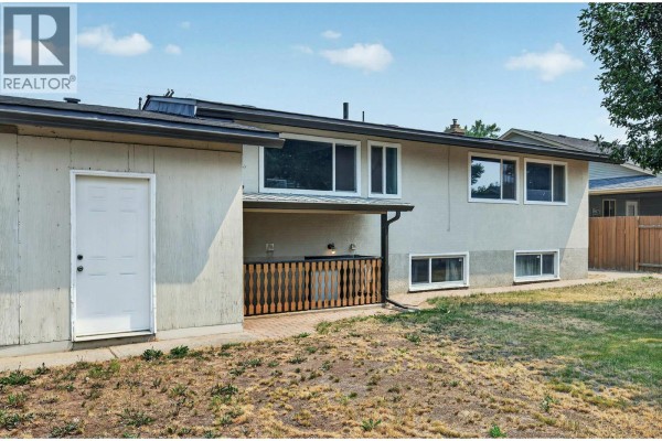 1094 Schreiner Street, Kamloops, BC, photo 3