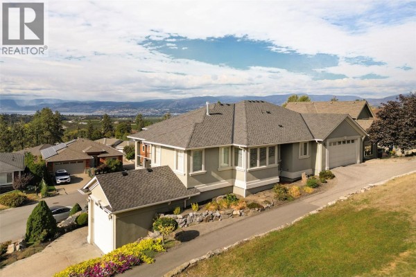 4pc Bathroom - 1095 Hume Avenue, Kelowna, BC V1P1P2 Photo 4