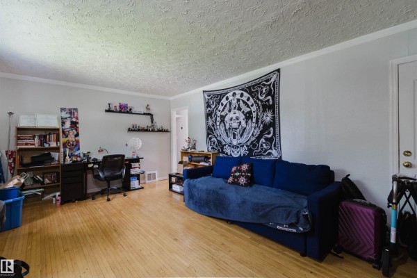 Primary Bedroom - 10955 72 Av Nw, Edmonton, AB T6G0B1 Photo 4