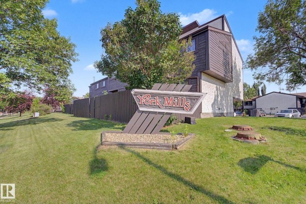 1096 Knottwood Rd E Nw, Edmonton