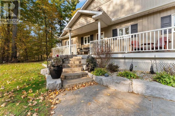 1096 Snye Road, Lanark Highlands, ON, photo 2