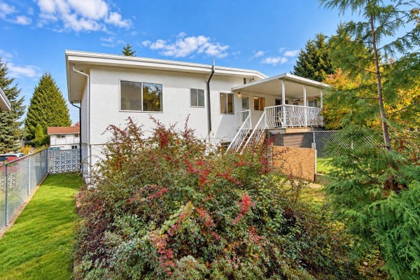 10965 Jay Crescent, Surrey, BC V3R5B3 Photo 2