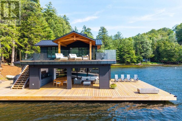 Primary Bedroom - 1097 Armstrong Point Road, Muskoka Lakes, ON P0B1J0 Photo 5
