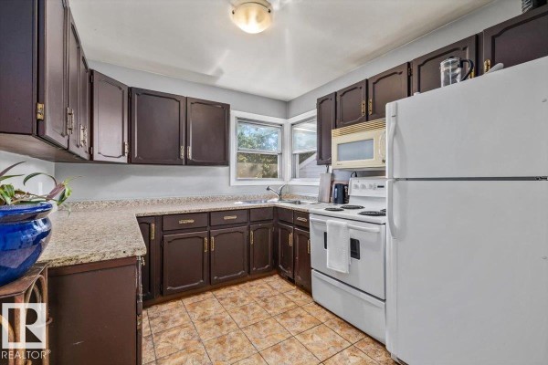 10990 135 St Nw, Edmonton, AB T5M1K2 Photo 5