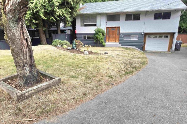 10992 132a Street, Surrey, BC V3T3Y4 Photo 2