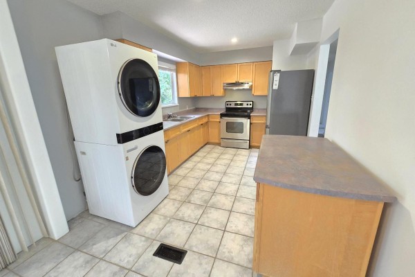 10992 132a Street, Surrey, BC V3T3Y4 Photo 5