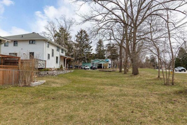 10a Betts Avenue, Grimsby, ON, photo 2