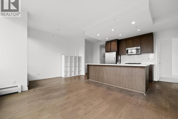 10xx 9060 University Crescent, Burnaby, BC, photo 2