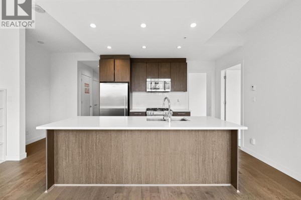 10xx 9060 University Crescent, Burnaby, BC, photo 3