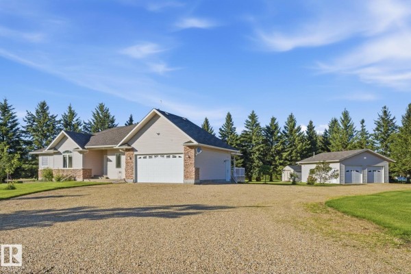 Kitchen - 11, 27118 Hwy 18, Rural Westlock County, AB T7P2P6 Photo 3