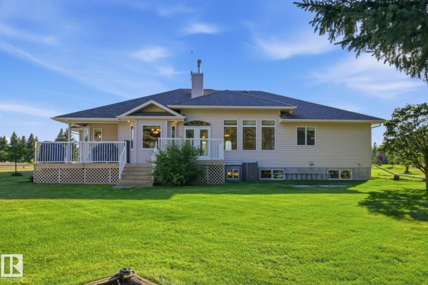 Family room - 11, 27118 Hwy 18, Rural Westlock County, AB T7P2P6 Photo 4
