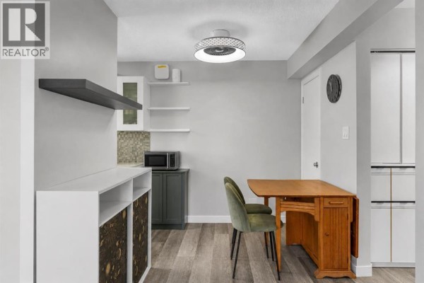 Living room - 11, 3511 15 Street Sw, Calgary, AB T2T4A4 Photo 5