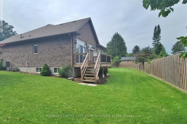 Kitchen - 11 - 1 Vineden Drive, Central Elgin, ON N5P0E1 Photo 2