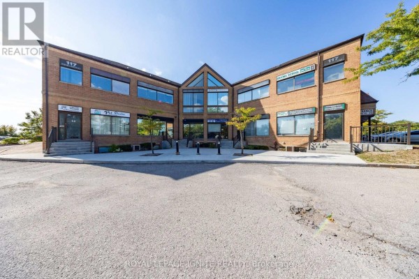 11 - 117 Ringwood Drive, Whitchurch Stouffville, ON L4A8C1 Photo 2