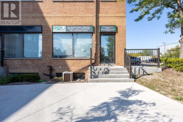 11 - 117 Ringwood Drive, Whitchurch Stouffville, ON L4A8C1 Photo 5