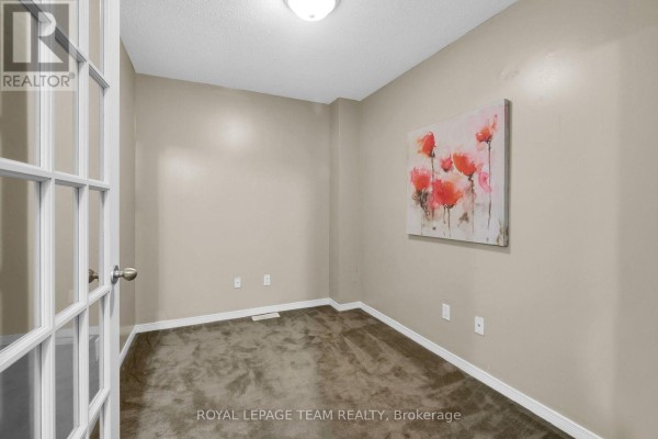 137 Corinth Private, Ottawa, ON K2E0A8 Photo 5
