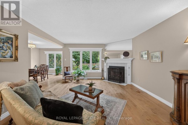 Family room - 11 - 151 Mcniven Road, Hamilton, ON L9G4S7 Photo 5