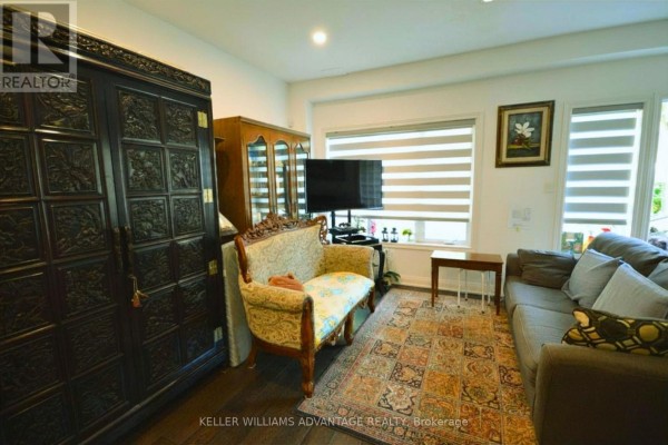 11 - 190 Harding Boulevard, Richmond Hill, ON L4C0J9 Photo 5
