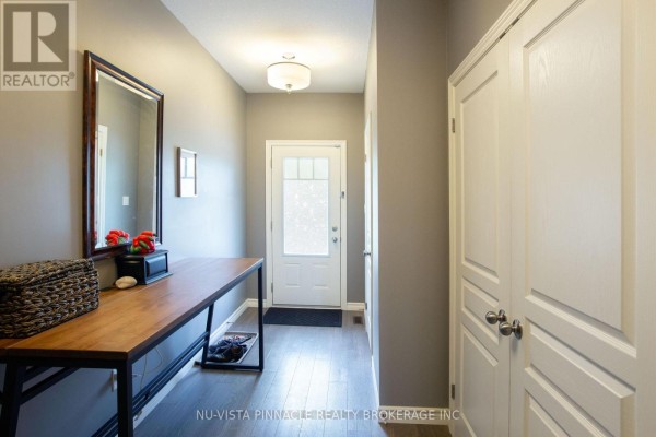 Living room - 11 - 1924 Cedarhollow Boulevard, London North, ON N5X0K3 Photo 4