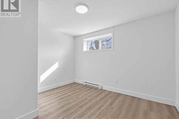 11 - 200 Garden Street, Whitby, ON, photo 3