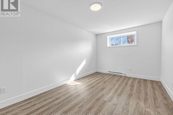 11 - 200 Garden Street, Whitby, ON L1N0L7 Photo 5