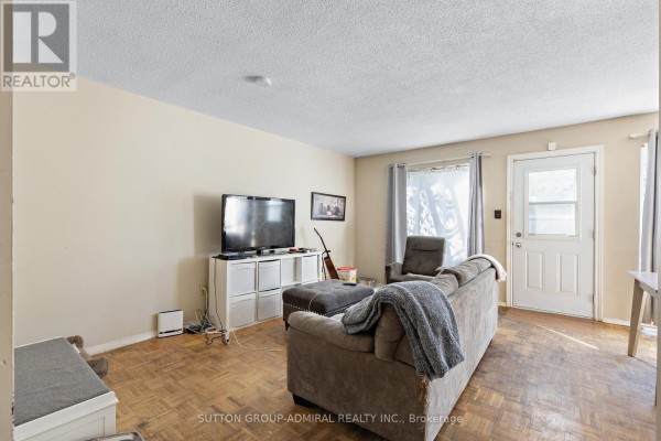 Bedroom 2 - 11 - 21 Four Winds Drive, Toronto, ON M3J1K7 Photo 5