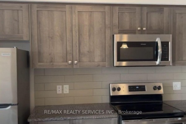 Kitchen - 22 Bank Swallow Crescent, Kitchener, ON N2P2N3 Photo 4