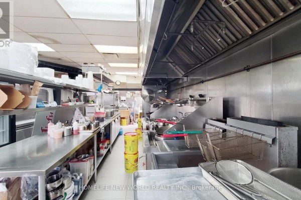 11 - 227 Main Street N, Markham, ON L3P1Y6 Photo 5