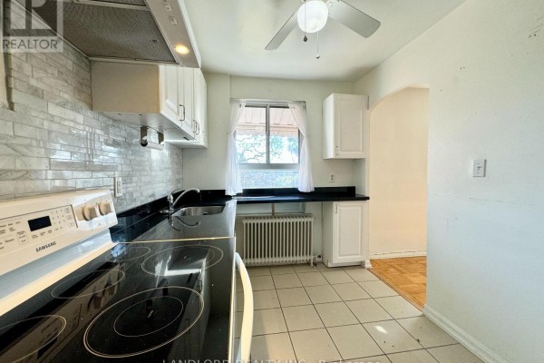 Kitchen - 11 - 2696 Lake Shore Boulevard W, Toronto, ON M8V1G8 Photo 3