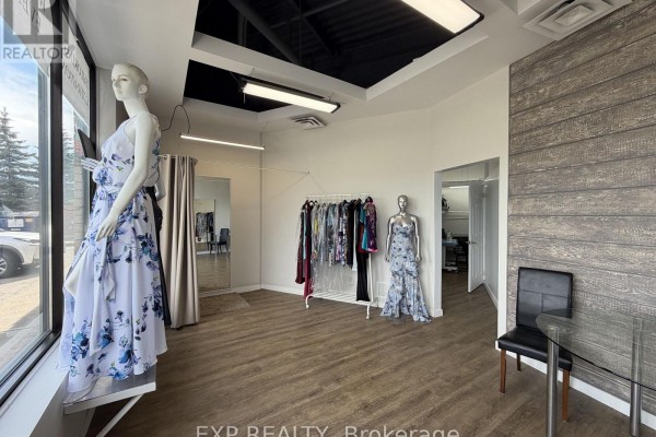 11 - 384 Yonge Street, Barrie, ON, photo 2