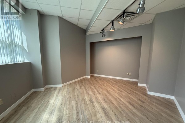 11 - 47 Harley Court, Barrie, ON L4N8V4 Photo 4