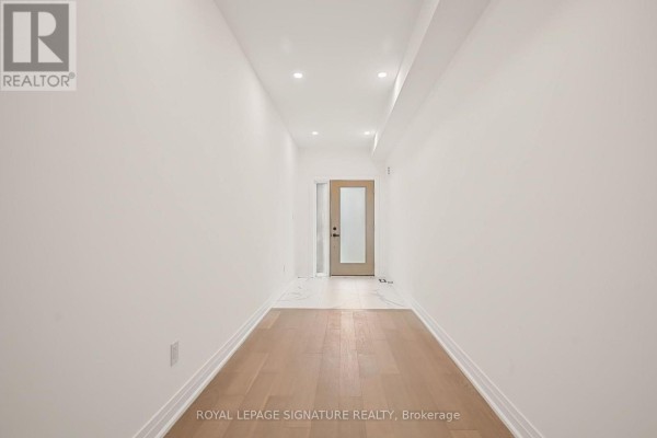 Living room - 11 - 6636 Clock Court, Mississauga, ON L5W1N2 Photo 4