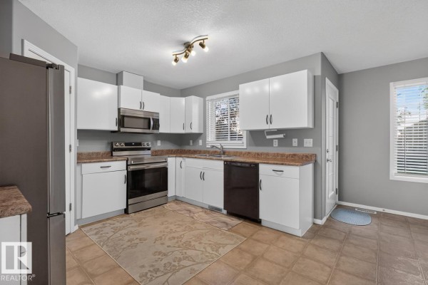 #11 12930 140 Av Nw, Edmonton, AB T6V0C4 Photo 5