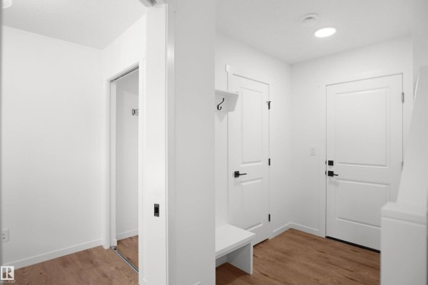 Primary Bedroom - #11 29 Airport Rd Nw, Edmonton, AB T5G2P9 Photo 5
