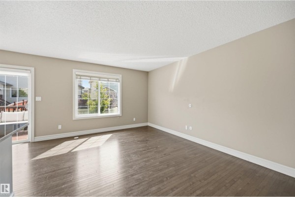Primary Bedroom - #11 5317 3 Av Sw, Edmonton, AB T6X0W7 Photo 4