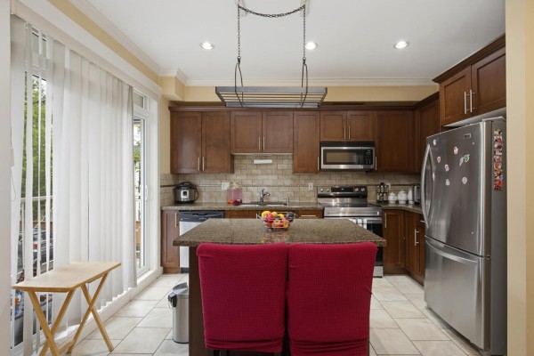 Family room - 11 5623 Teskey Way, Promontory, Chilliwack, BC V2R0K9 Photo 4