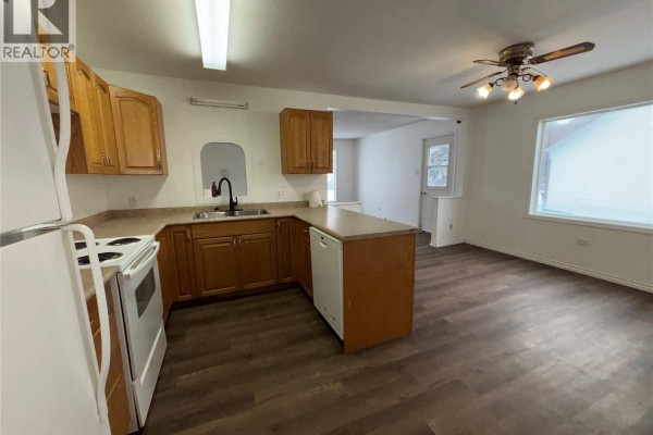 Bedroom - 11 6th Street Crescent W, Kindersley, SK S0L1S0 Photo 4