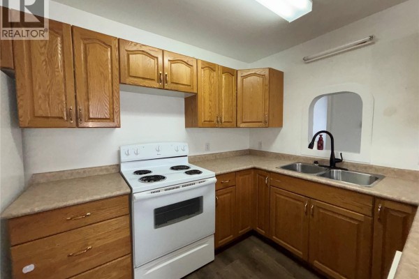 4pc Bathroom - 11 6th Street Crescent W, Kindersley, SK S0L1S0 Photo 5