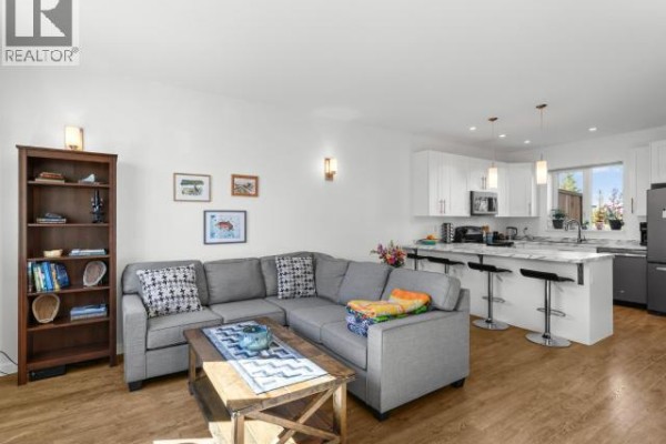 Kitchen - 11-85 Aksala Drive, Whitehorse, YT Y1A0M5 Photo 4