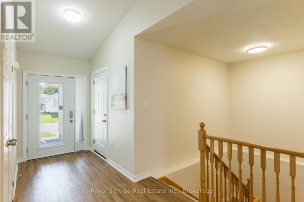 Family room - 11 Algonquin Trail, Clarington, ON L1B1A1 Photo 4