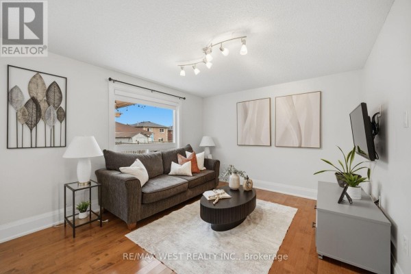 11 Ambler Bay, Barrie, ON L4M7A4 Photo 3