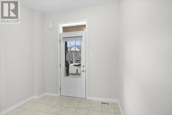Bathroom - 11 Amos Avenue, Brantford, ON N3T0V4 Photo 4