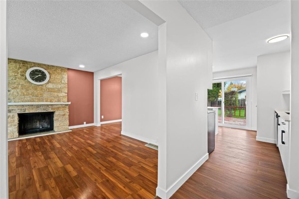 Eat in kitchen - 11 Balcom Cove, Winnipeg, MB R2R1C1 Photo 3