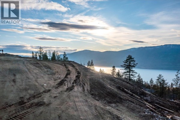 11 Beacon Hill Drive, Lake Country, BC V4V0A9 Photo 2